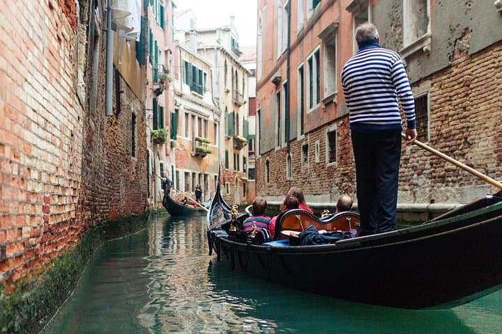 Venedig Tour: Skip-Line St. Markus & Gondelfahrt — Foto 2