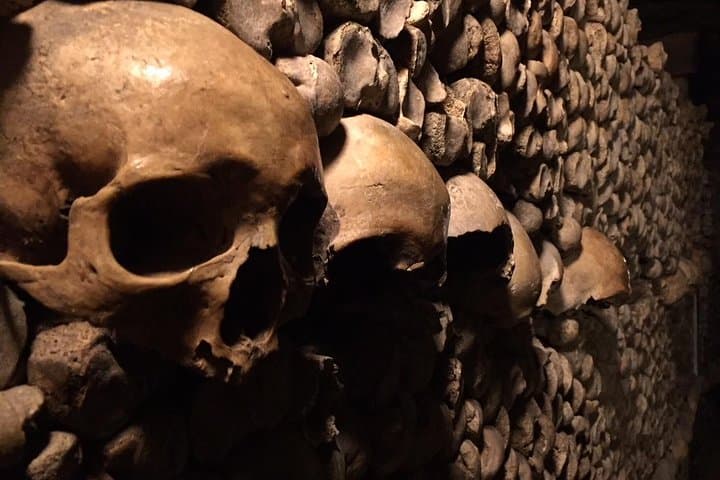 Katakomben von Paris Kleingruppentour mit eingeschränktem Zugang — Foto 1