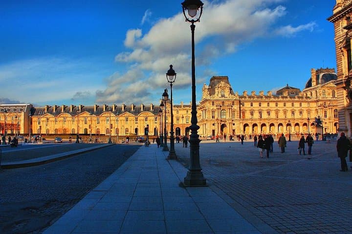 Tour Privato per Famiglie al Louvre di Parigi con Biglietti — foto 3