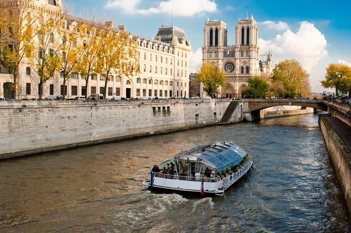 Stadtrundfahrt Paris mit dem Bus und Seine-Flusskreuzfahrt