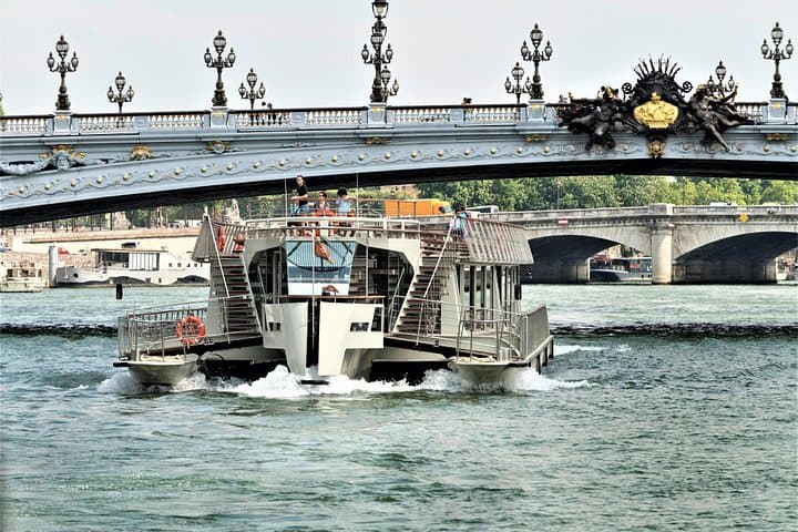 Stadtrundfahrt Paris mit dem Bus und Seine-Flusskreuzfahrt — Foto 2