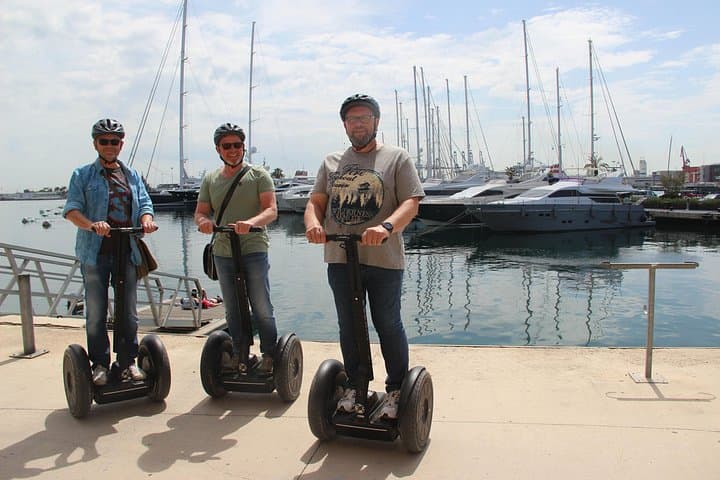 Tour Privato in Segway al Porto di Valencia