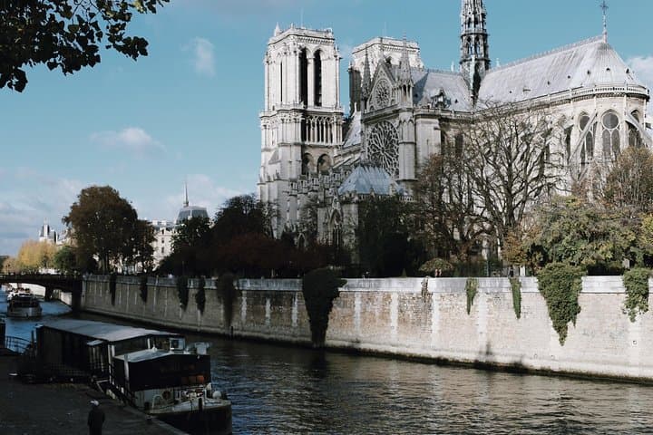 Centro de París con interior de Notre Dame Tour Exclusivo a Pie — foto 2