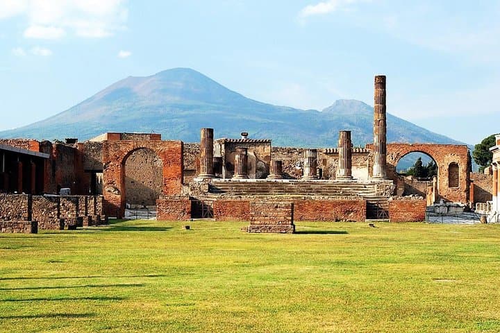 Privater Transfer von Neapel nach Sorrent mit Halt in Pompeji