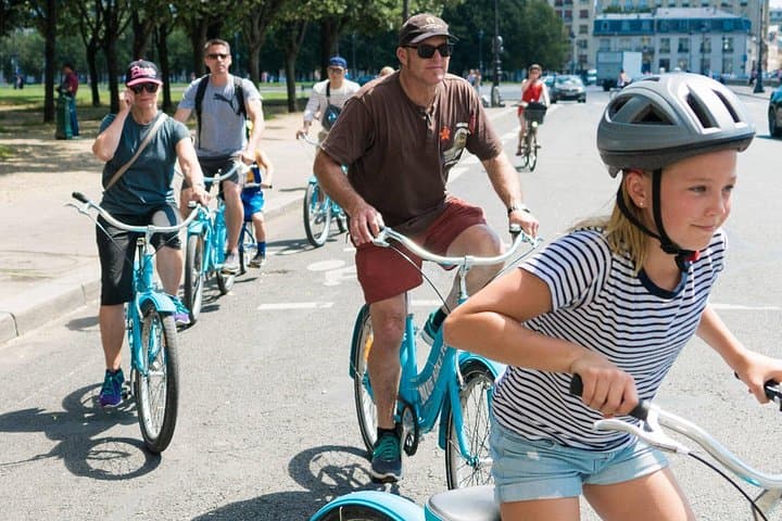 Tour en bicicleta por los puntos destacados de París: Torre Eiffel, Louvre y Notre-Dame — foto 2