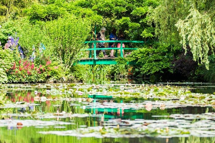 Zeitgebundenes Eintrittsticket für Versailles und Tagesausflug nach Giverny von Paris — Foto 5