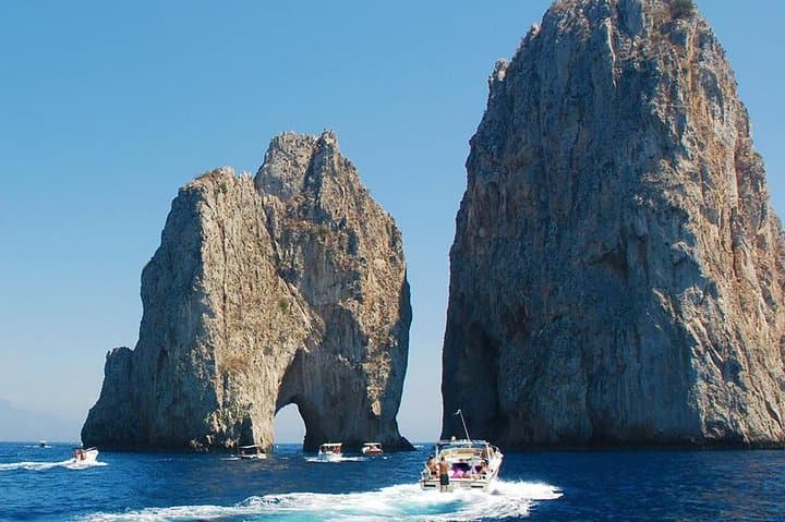 Capri Deluxe: Erster zur Blauen Grotte/Bootsfahrt-Optionen von Neapel — Foto 2