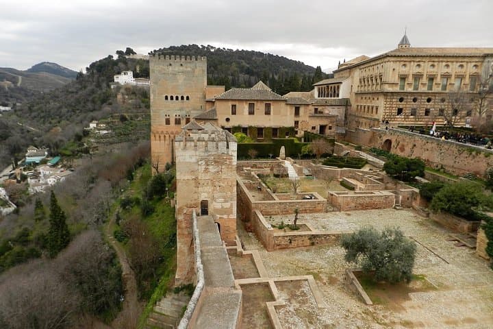 Excursion d'une journée à Grenade : Alhambra et Palais Nasrides depuis Séville — photo 1