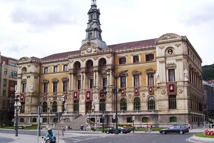 Tour privado de 8 horas por Bilbao desde San Sebastián