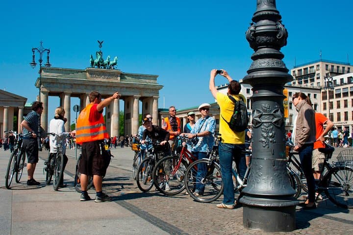 Visite guidée à vélo des points forts de Berlin 3,5h en petits groupes