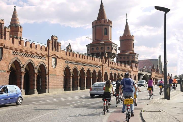 Tour in Bicicletta Alternativo di Berlino - Fuori dai Percorsi Battuti