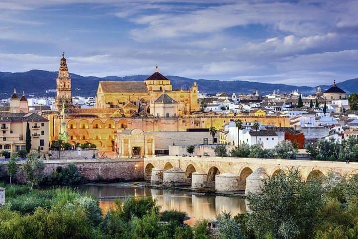 Kleingruppentagestour von Sevilla nach Córdoba & Die Moschee — Foto 2