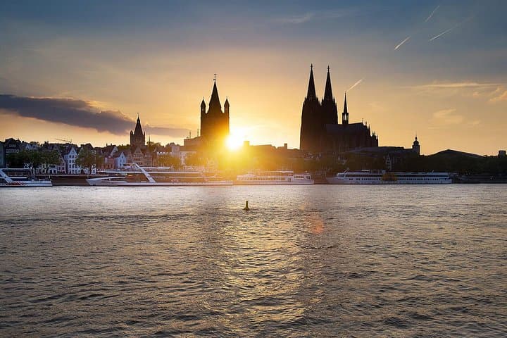 Rhein Abend Panorama Kreuzfahrt in Köln