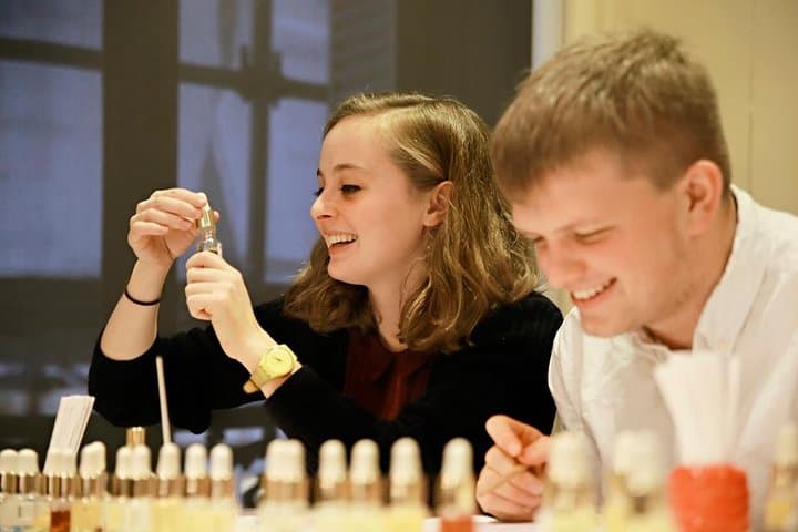 Crea tu propio taller de perfumes en París — foto 1