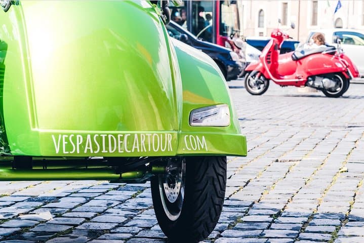 Tour Mattutino di Roma in Sidecar Vespa con Cappuccino — foto 3