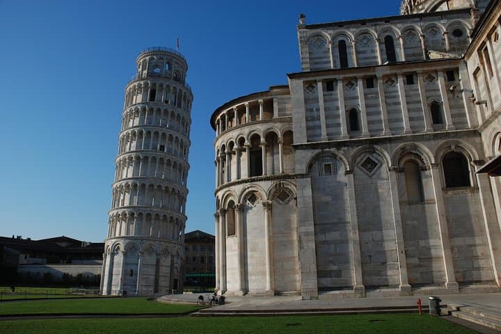 Ganztägige Tour nach Pisa und Lucca mit dem Van ab Florenz — Foto 4