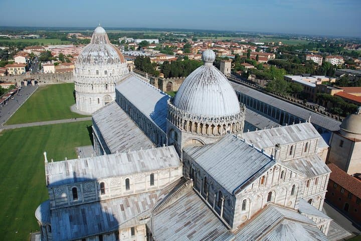 Ganztägige Tour nach Pisa und Lucca mit dem Van ab Florenz — Foto 5