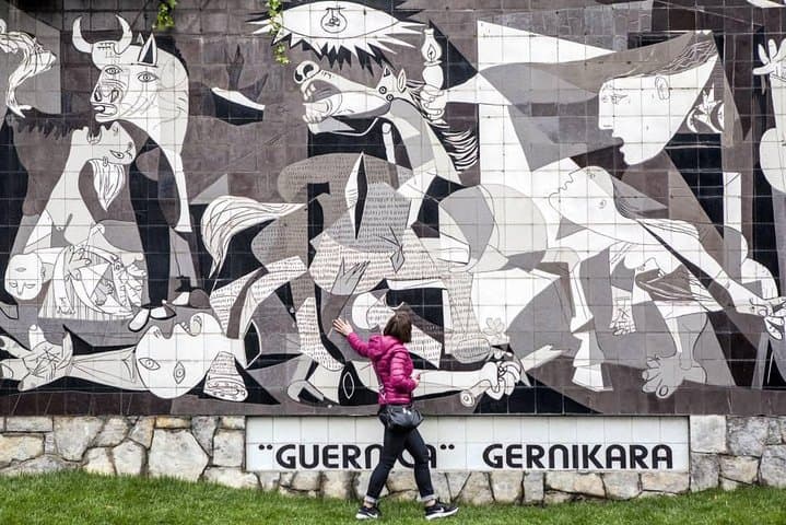 Visite guidée de Gaztelugatxe, Bermeo et Gernika au départ de Bilbao — photo 5