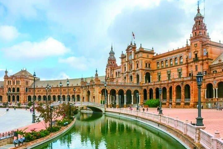Sevilla: Tour Privado del Alcázar, Catedral y Plaza España — foto 4
