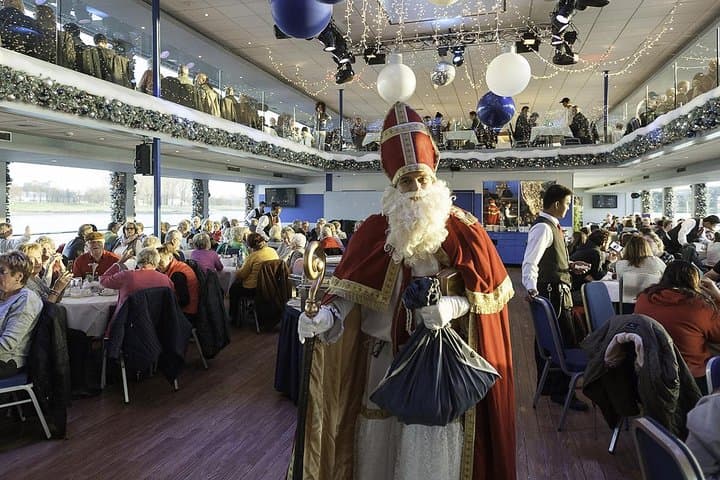 Rhein Weihnachtsnachmittagskreuzfahrt in Köln — Foto 2
