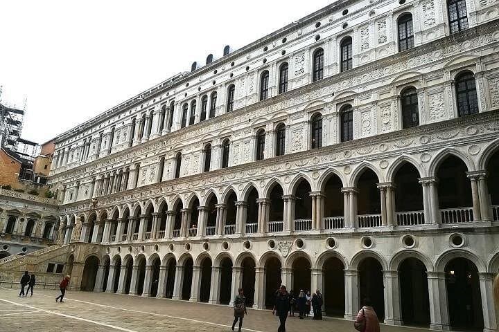 Tour Accesible de Venecia con Silla de Ruedas Incluyendo el Palacio Ducal y la Basílica de San Marcos — foto 3