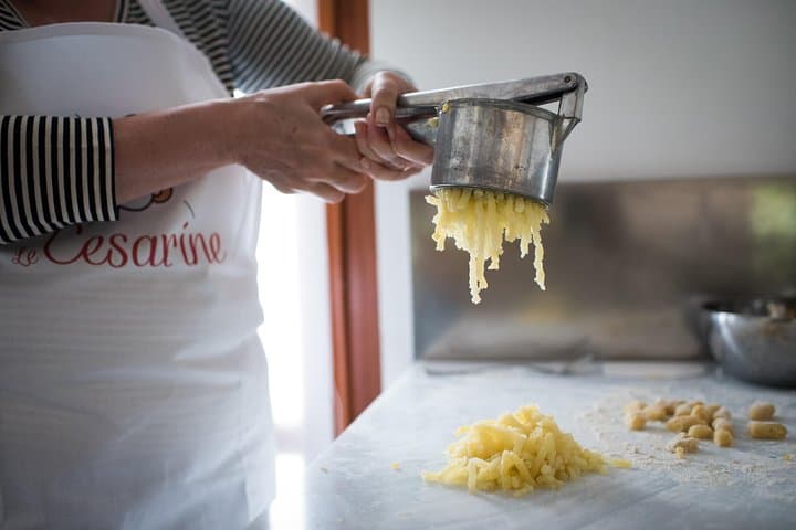 Kochkurs zu Hause in Turin und Mahlzeit mit einem Einheimischen — Foto 3