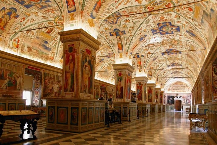 Tour de los Museos Vaticanos y la Capilla Sixtina con acceso a San Pedro — foto 5