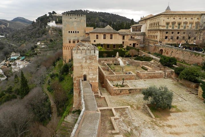 Alhambra: Salta la Coda per i Palazzi Nasridi e il Generalife — foto 3