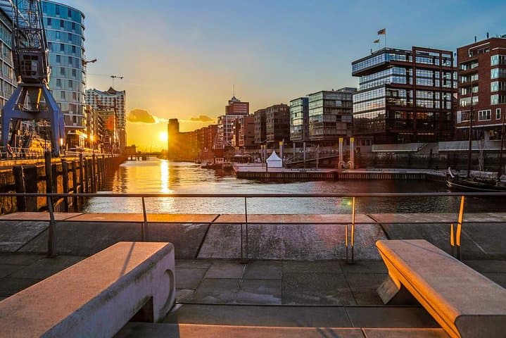 Speicherstadt und HafenCity Tour in Hamburg mit deutschsprachigem Guide — Foto 3