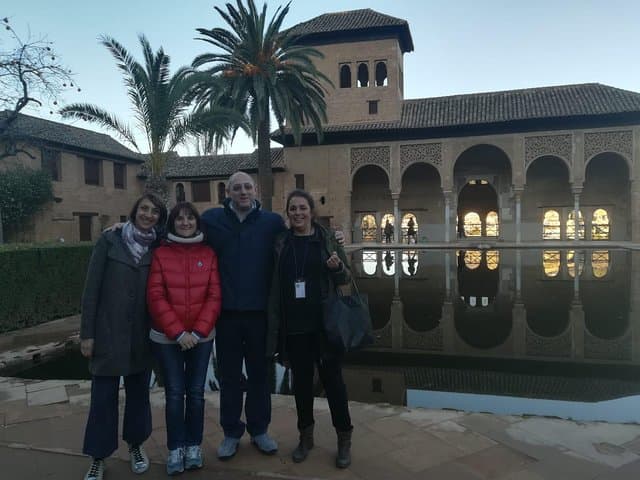 Tour Privato dei Punti Salienti dell'Alhambra Inclusi i Palazzi Nasridi — foto 4