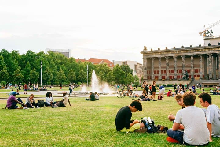 Highlights & Hidden Gems Mit Einheimischen: Beste Private Tour durch Berlin — Foto 2