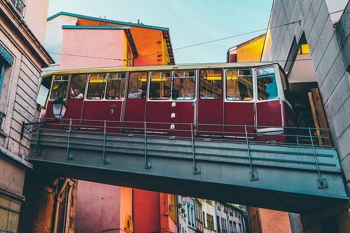 Lyon Original Old Town Food Tour mit Weinprobe — Foto 2