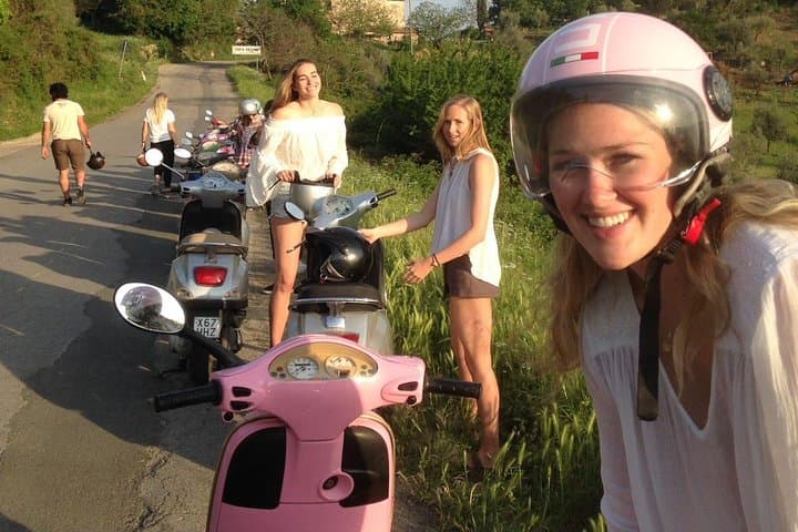 Vespa-Tour durch die toskanische Landschaft ab Florenz mit Wein — Foto 2