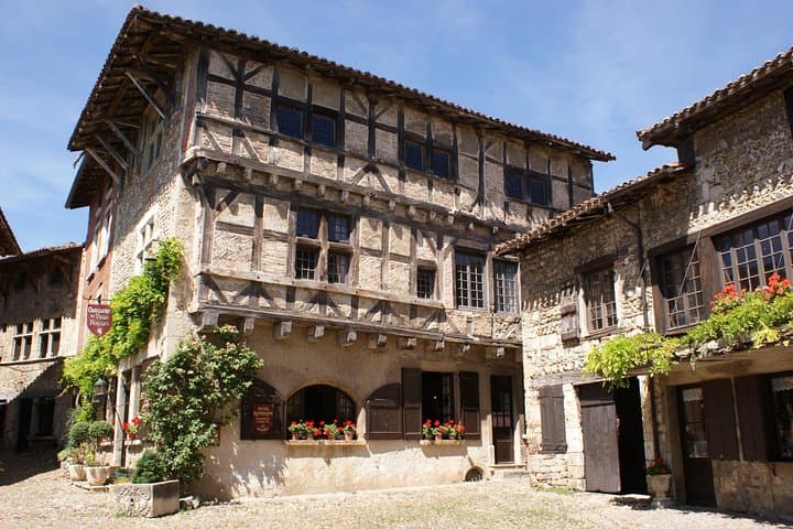 Beaujolais & Pérouges Mittelalterliche Stadt Kleingruppentour ab Lyon
