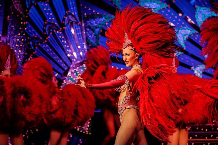 Dîner-spectacle au Moulin Rouge avec Champagne à Paris — photo 3