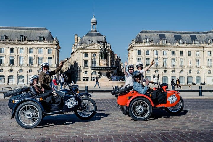 Bordeaux Sightseeing Private Sidecar Guided Tour — Foto 2