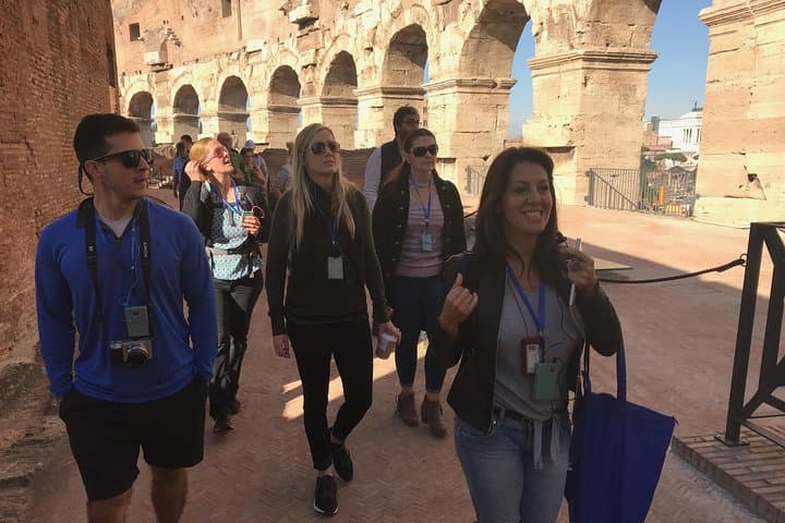 Tour del Colosseo con Accesso all'Arena e Foro Romano | Tour Semi-Privato