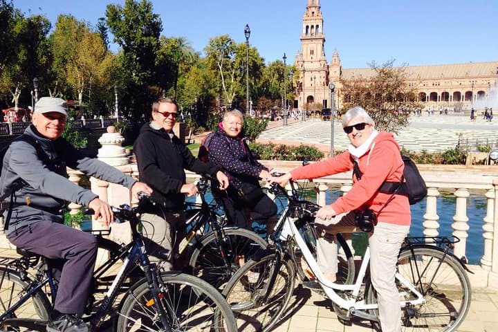 Fahrradverleih im Stadtzentrum von Sevilla — Foto 5