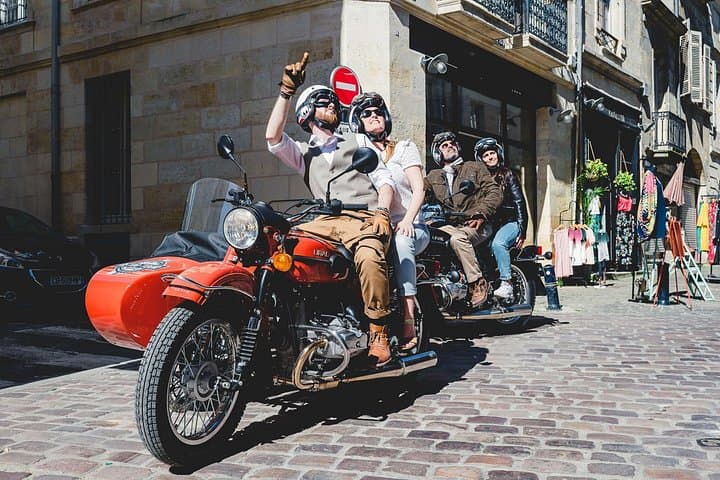 Bordeaux Sightseeing Private Sidecar Guided Tour — Foto 3
