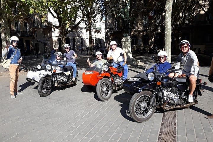 Bordeaux Sightseeing Private Sidecar Guided Tour — Foto 4