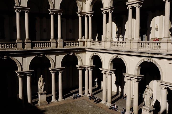 Tour a piedi nel quartiere Brera e Pinacoteca di Brera — foto 2