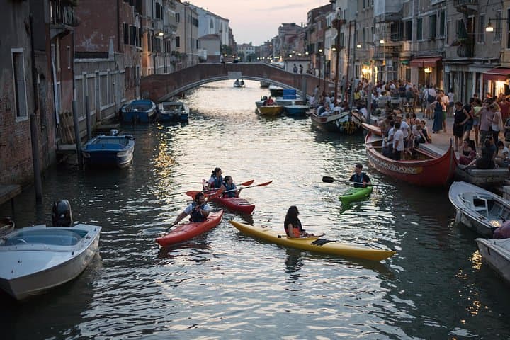 Kayak Veneciano Real - Tour por los Canales de Venecia con un Guía Local — foto 3