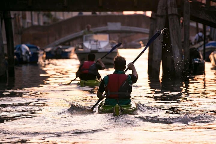 Kayak Veneciano Real - Tour por los Canales de Venecia con un Guía Local — foto 5
