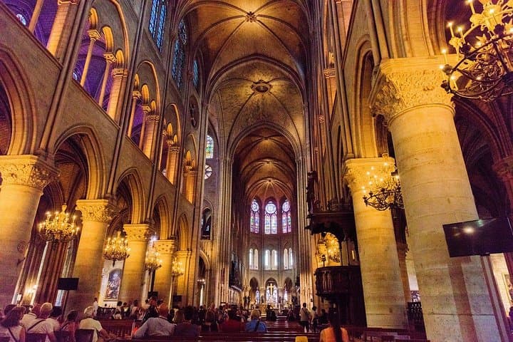Centro de París con interior de Notre Dame Tour Exclusivo a Pie — foto 1