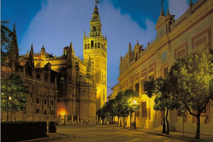 Visite Privée de Séville à Pied avec Billets pour l'Alcazar et la Cathédrale