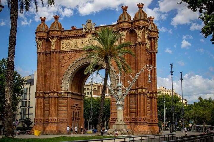 Tour dei punti salienti di Barcellona in piccoli gruppi con prelievo dall'hotel — foto 2