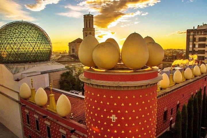 Tour en grupo reducido a Girona y el Museo Dalí desde Barcelona