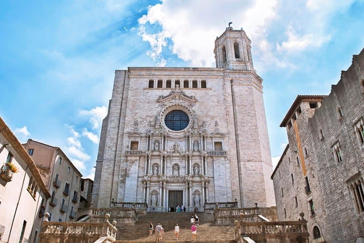 Tour Privato di Girona e Figueres con Visita al Museo Dalí da Barcellona
