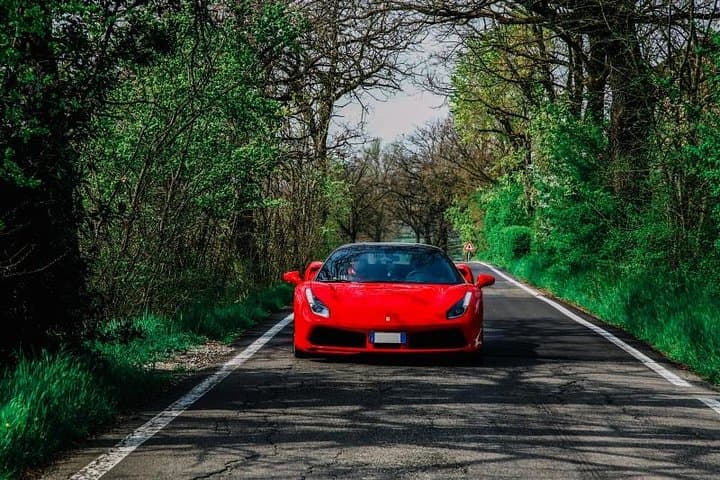 Ferrari Vip Tour Ganztägige Erfahrung - 2 Testfahrten Inklusive — Foto 3