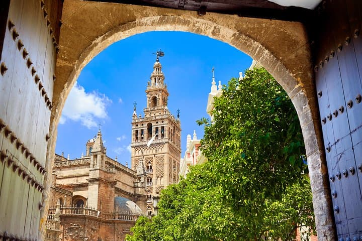 Siviglia: Tour Guidato della Cattedrale e della Giralda con Biglietti